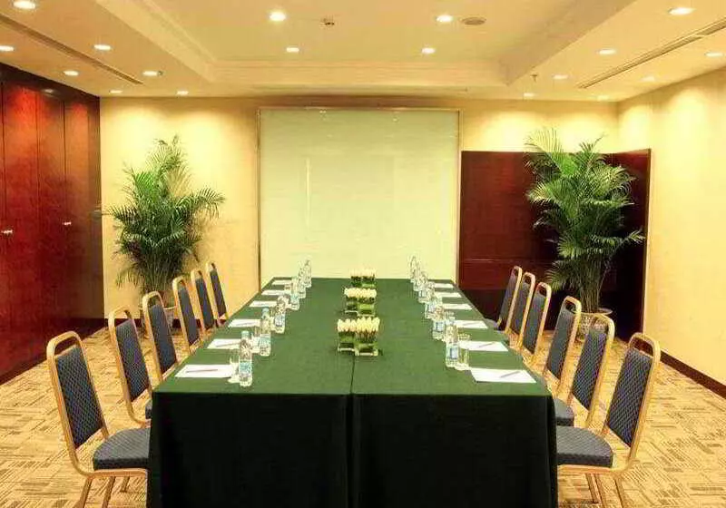 Отель Days Inn Business Place Yinfeng Beijing
