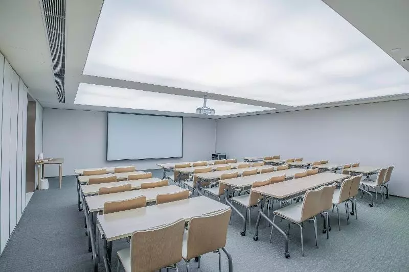 Отель Days Inn Business Place Yinfeng Beijing