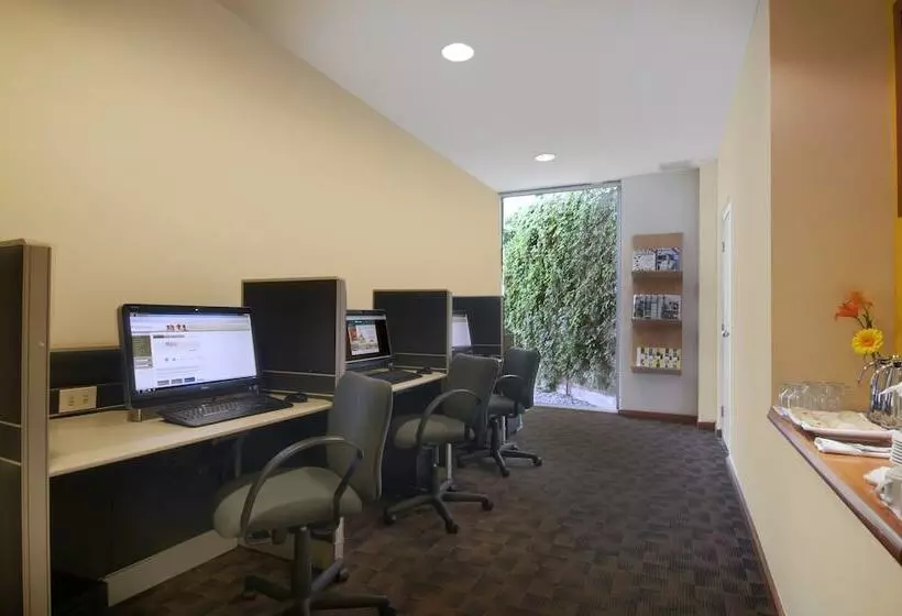 هتل Fiesta Inn Mexicali