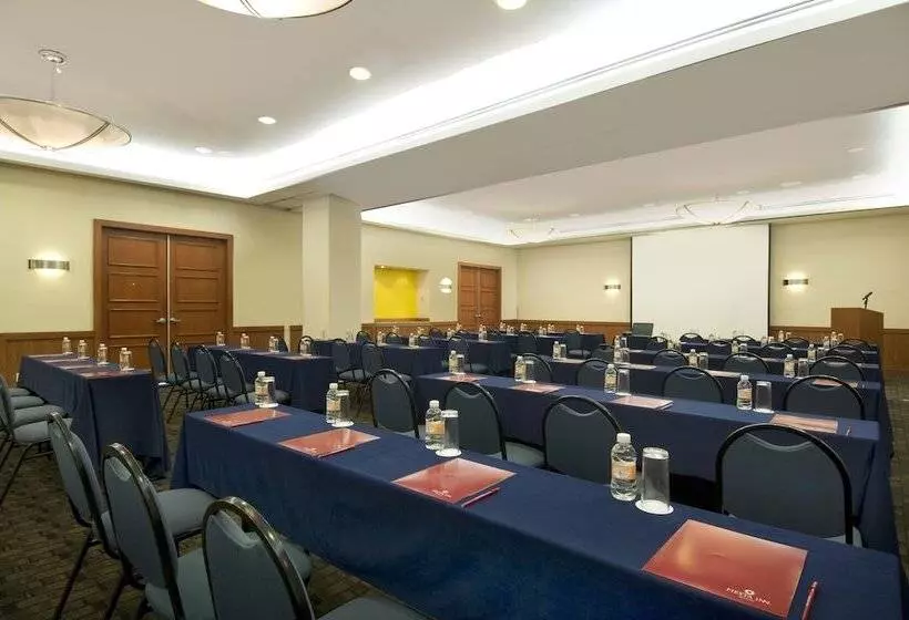 هتل Fiesta Inn Mexicali