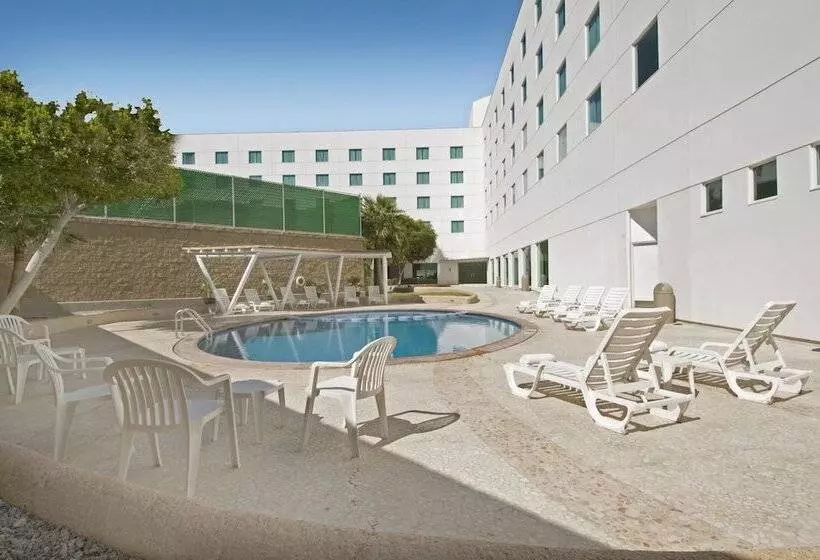 هتل Fiesta Inn Mexicali