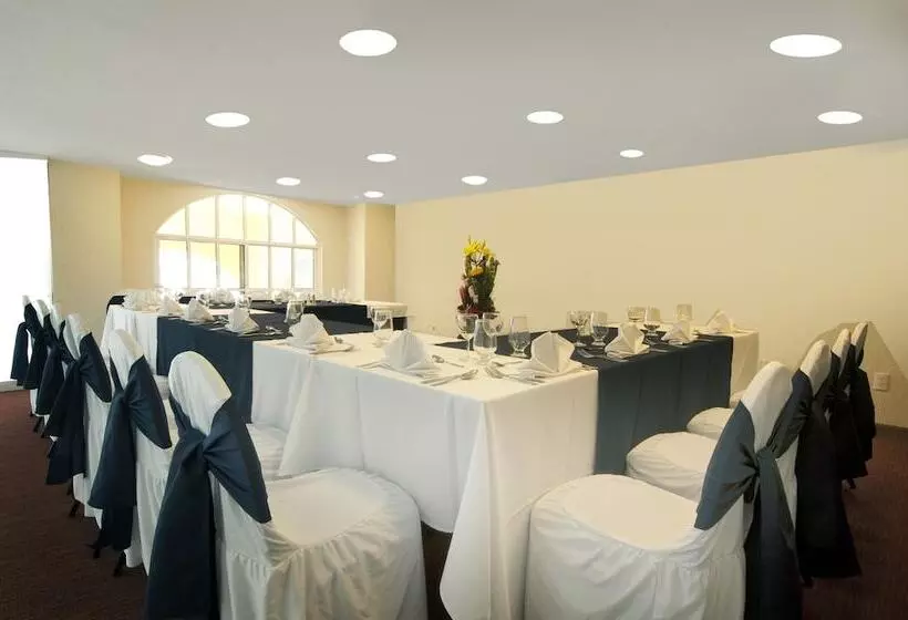 Hotel Fiesta Inn Toluca Centro