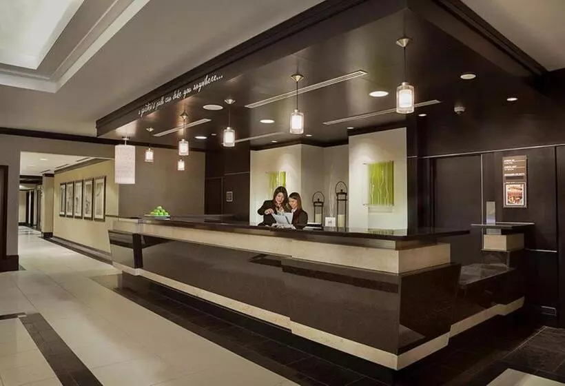 בית מלון כפרי Revery Toronto Downtown, Curio Collection By Hilton