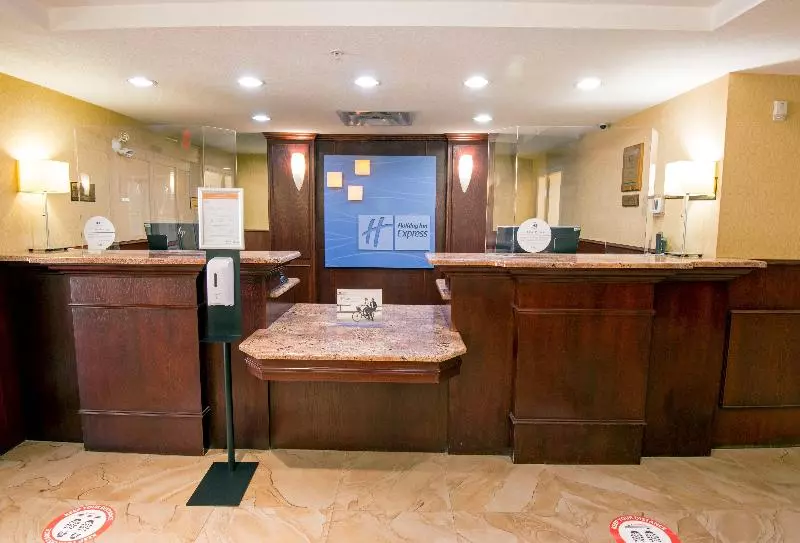 Holiday Inn Express Hotel & Suites Edson, An Ihg