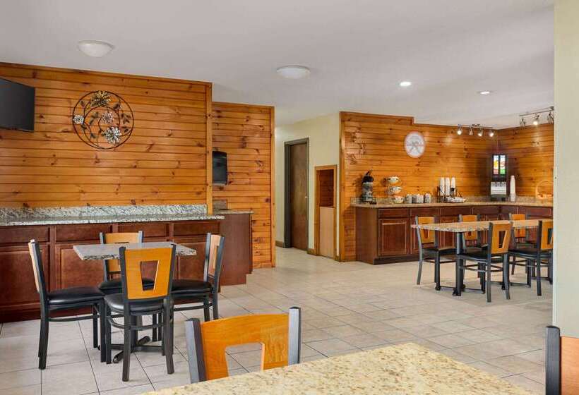 فندق Howard Johnson By Wyndham Pigeon Forge