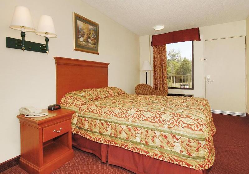فندق Howard Johnson By Wyndham Pigeon Forge
