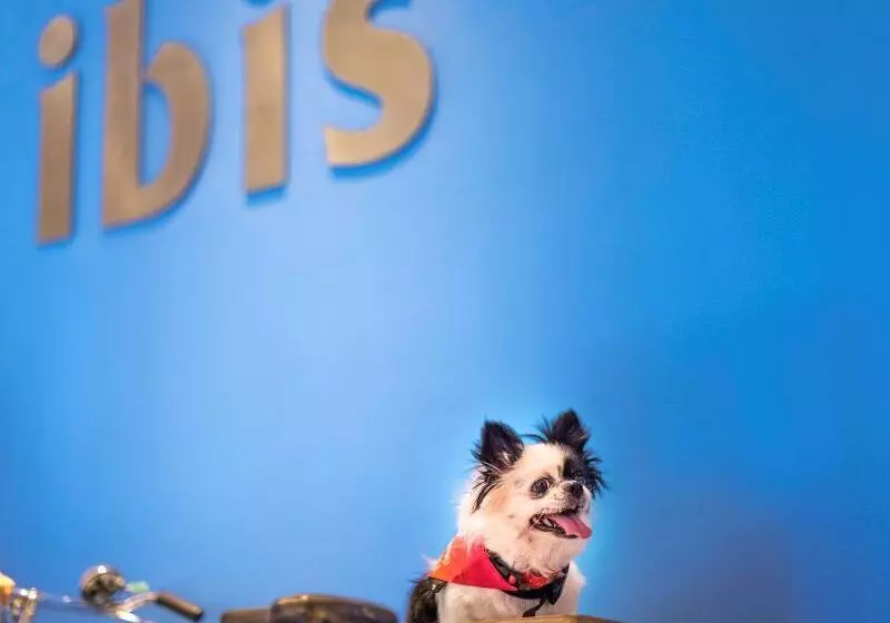 ホテル Ibis Gurgaon Golf Course Road, An Accor Brand