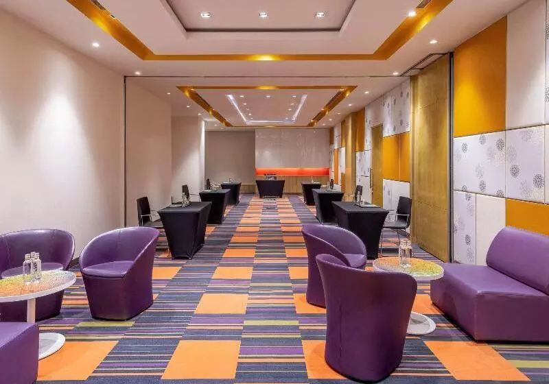 ホテル Ibis Gurgaon Golf Course Road, An Accor Brand