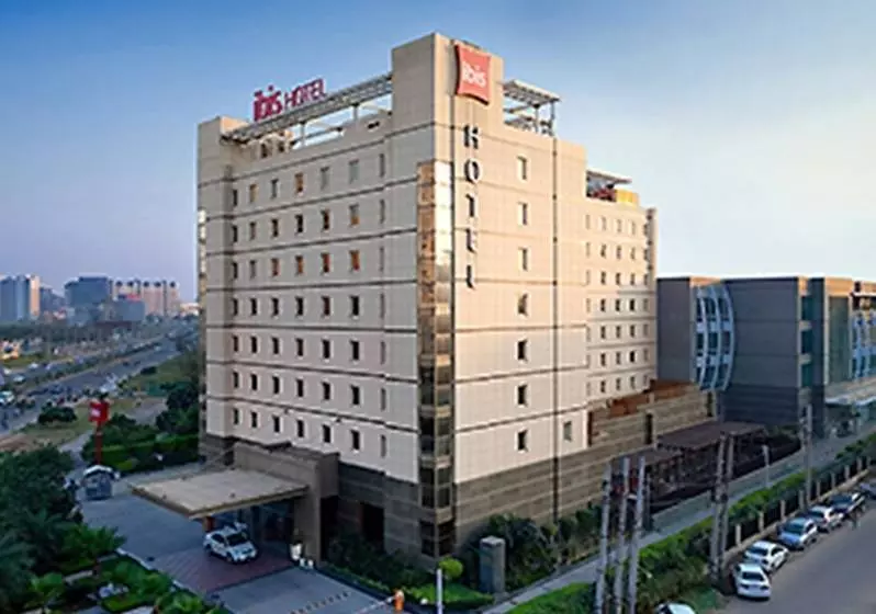 ホテル Ibis Gurgaon Golf Course Road, An Accor Brand