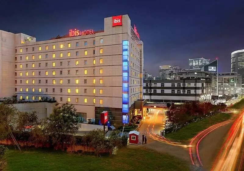 ホテル Ibis Gurgaon Golf Course Road, An Accor Brand