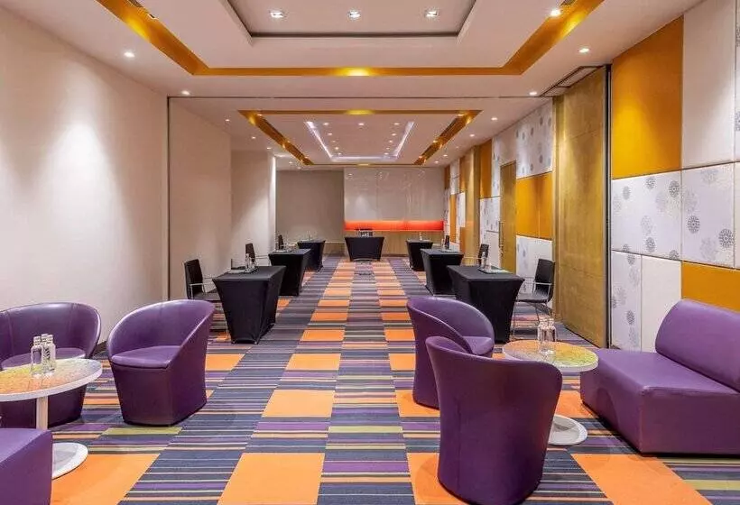 ホテル Ibis Gurgaon Golf Course Road, An Accor Brand