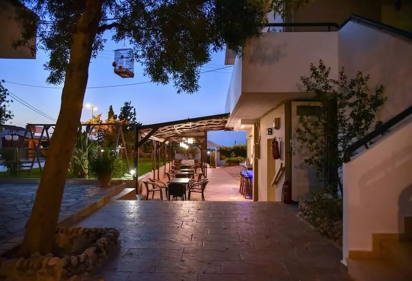 Hotel Iraklis Studios & Apartments