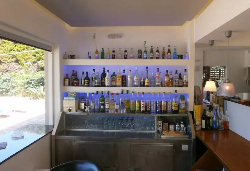 Hotel Iraklis Studios & Apartments