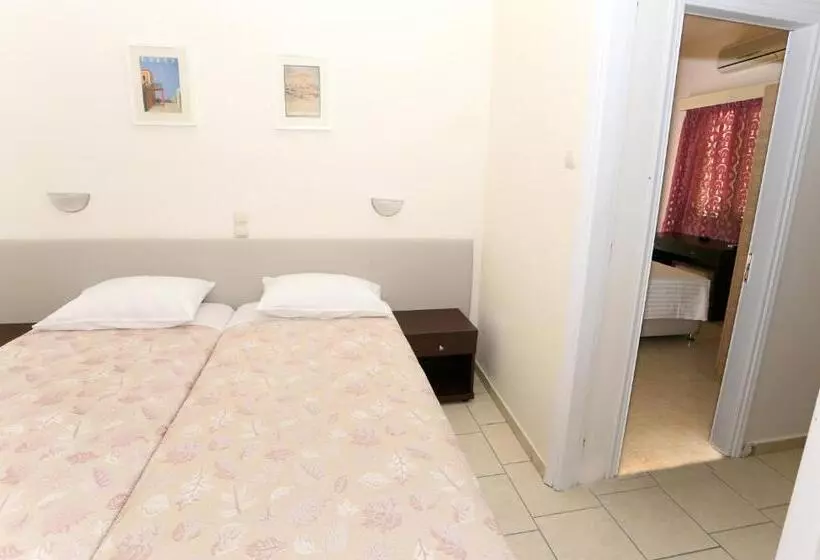 ホテル Karyatides