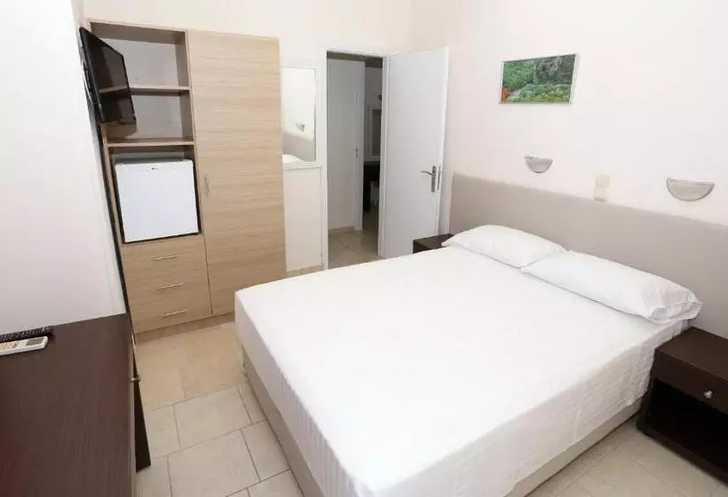 ホテル Karyatides