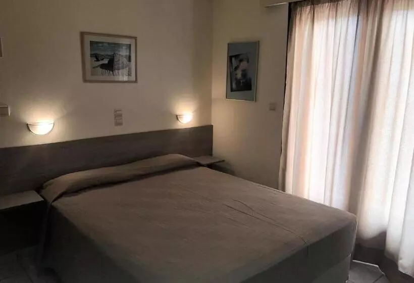 ホテル Karyatides