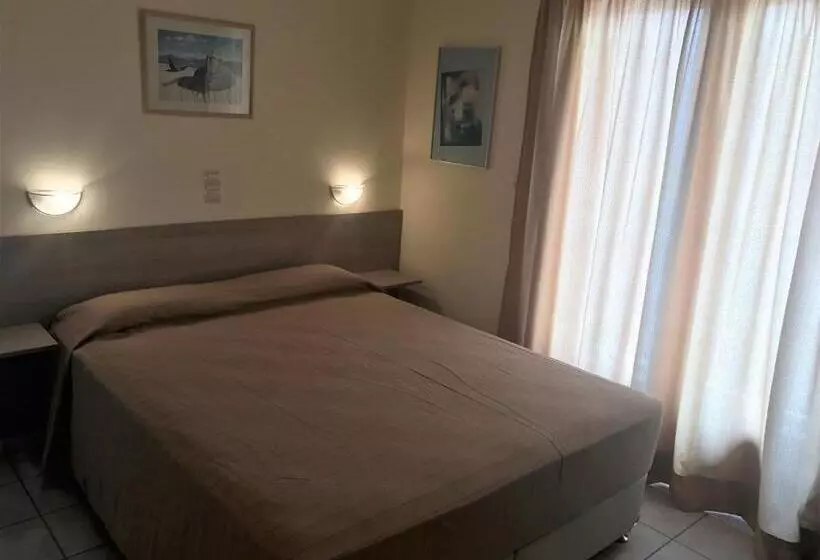 ホテル Karyatides