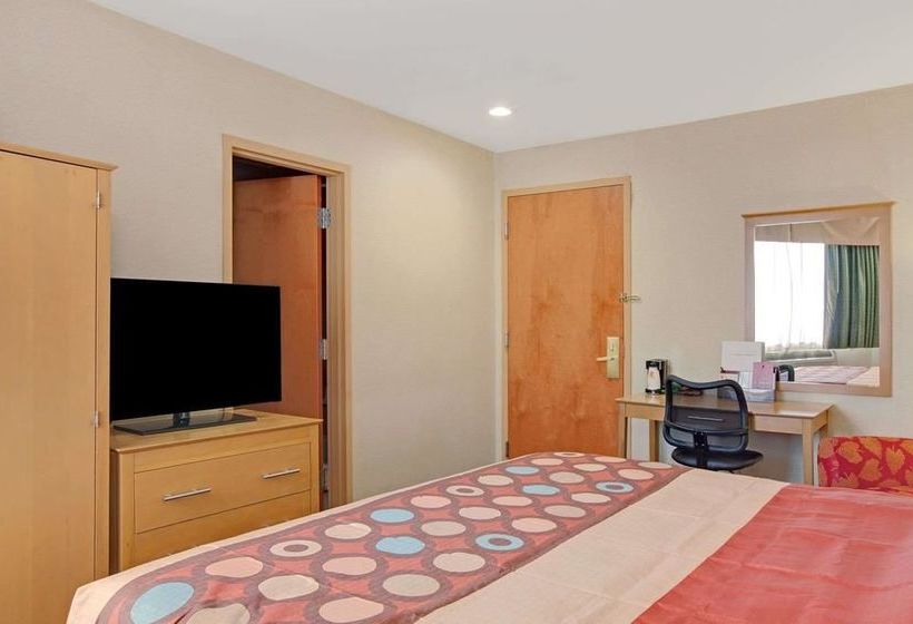 فندق Knights Inn Jamaica