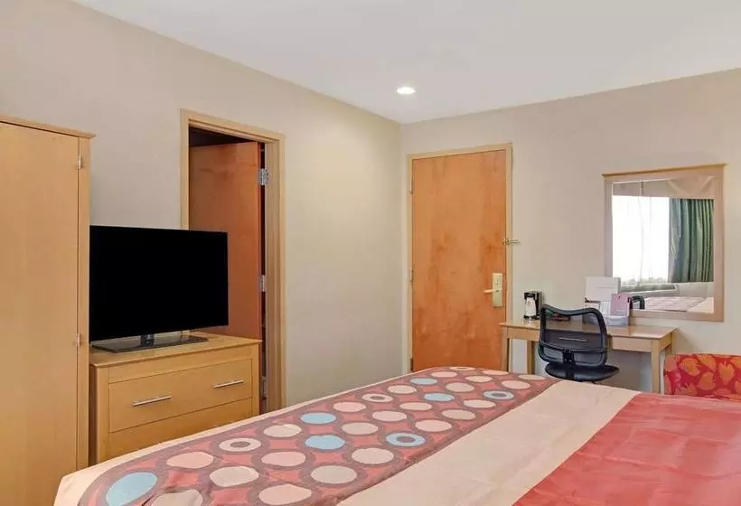 酒店 Knights Inn Jamaica