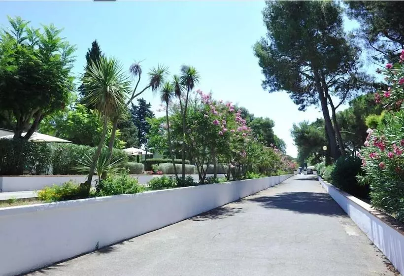 Отель La Serra Resort   Italy Village