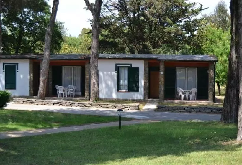 Отель La Serra Resort   Italy Village