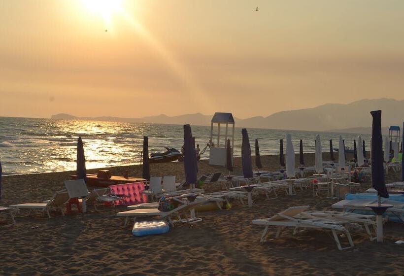 ホテル La Serra Resort   Italy Village