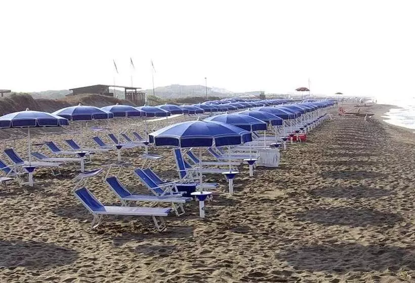 Отель La Serra Resort   Italy Village