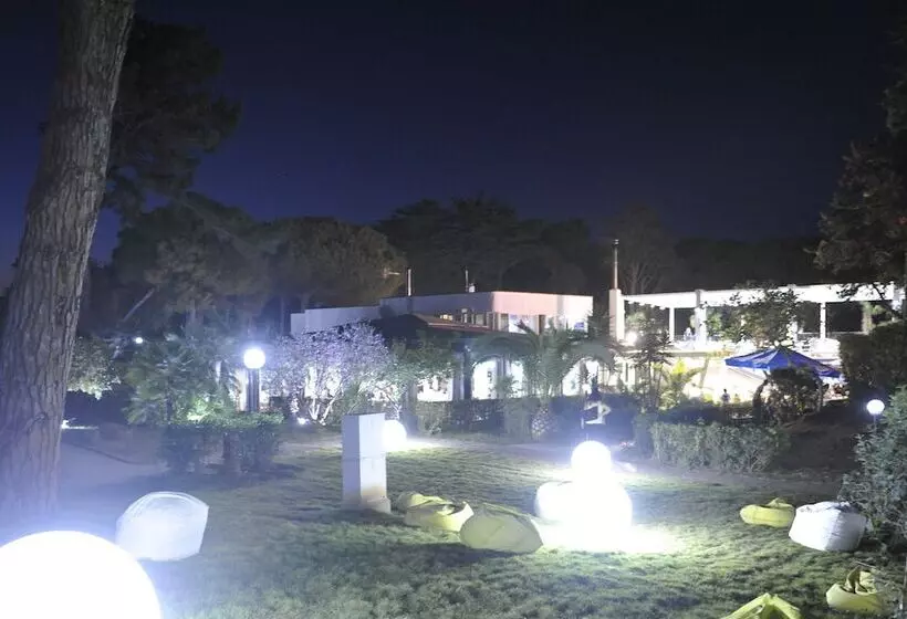 Отель La Serra Resort   Italy Village