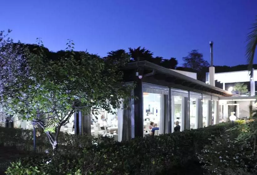 Отель La Serra Resort   Italy Village