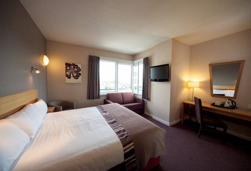 בית מלון כפרי Leonardo Derby