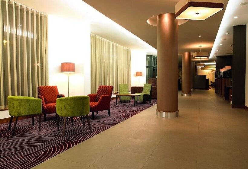 בית מלון כפרי Leonardo Derby