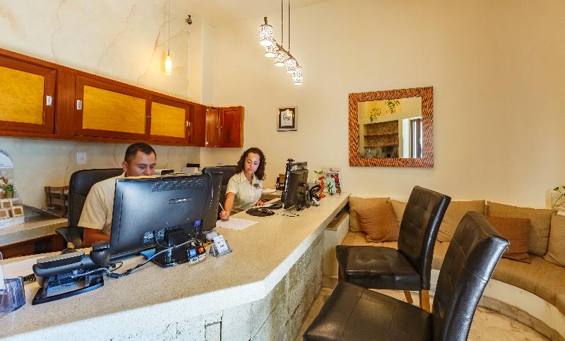 Maya Villa Condo Hotel And Beachclub