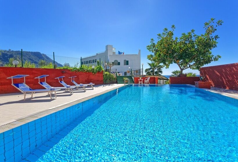 هتل Punta Imperatore