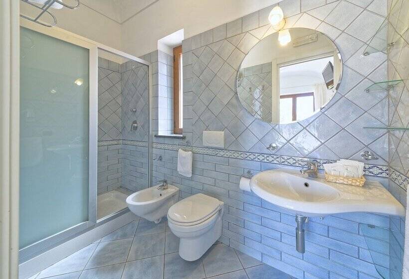 هتل Punta Imperatore