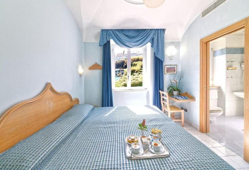 هتل Punta Imperatore