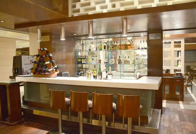 酒店 The Acura Bmk