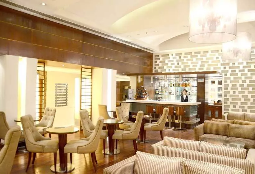 酒店 The Acura Bmk