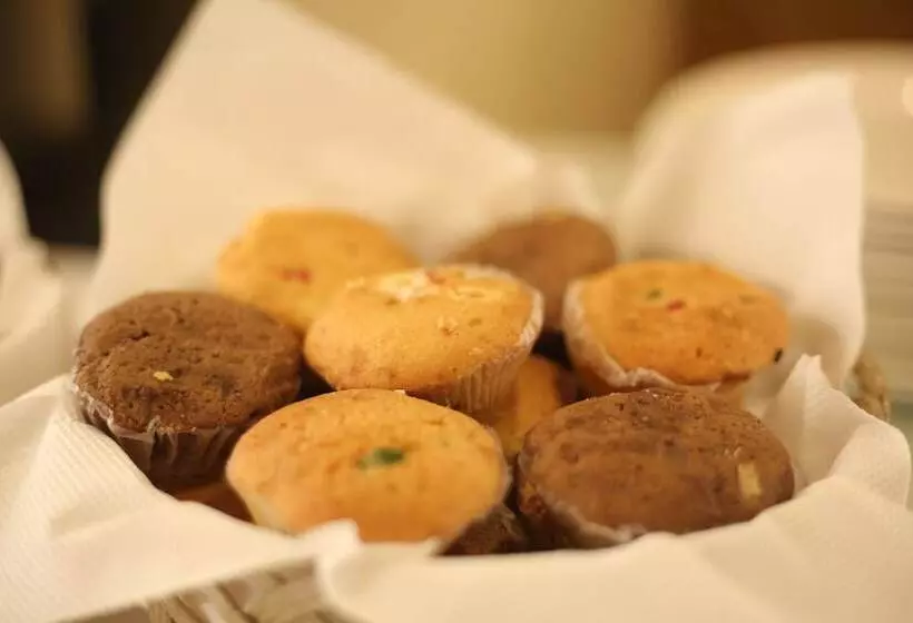 酒店 The Acura Bmk