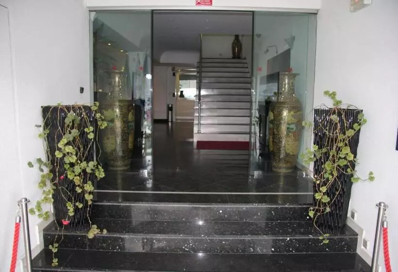 فندق Turismo Miranda