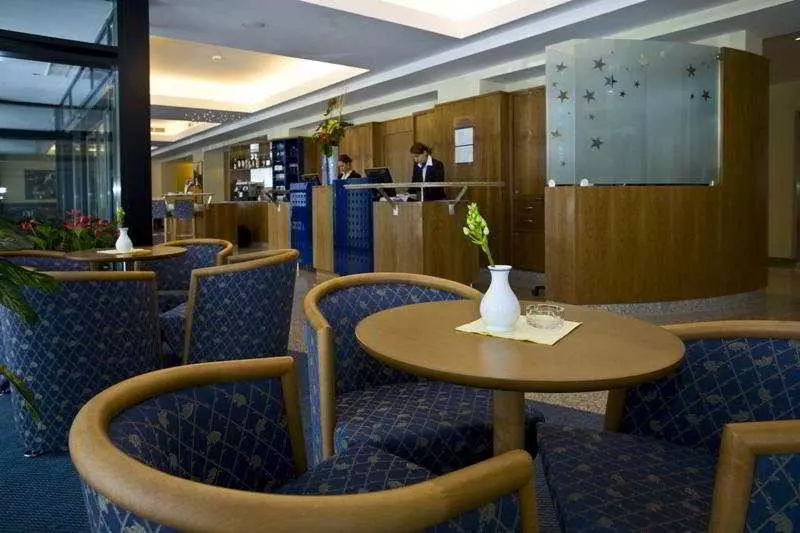 Starlight Suites Hotel