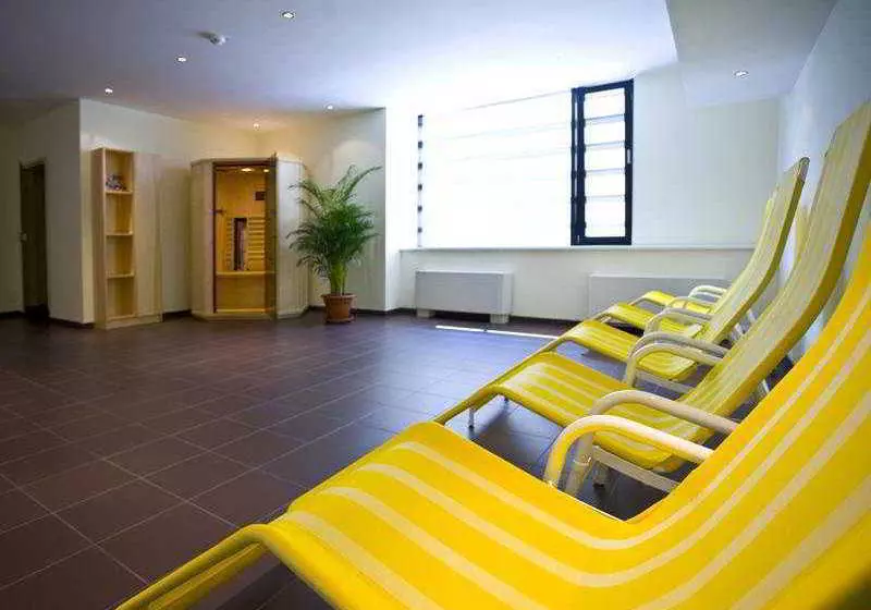 Starlight Suites Hotel