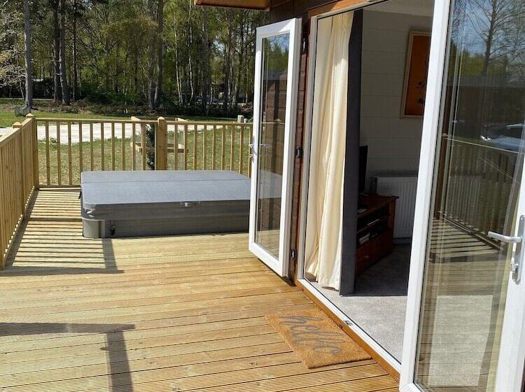 Отель Hollicarrs Newlands