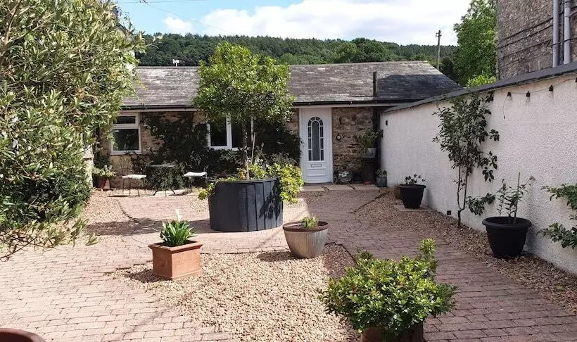 Monkton Court House B&b