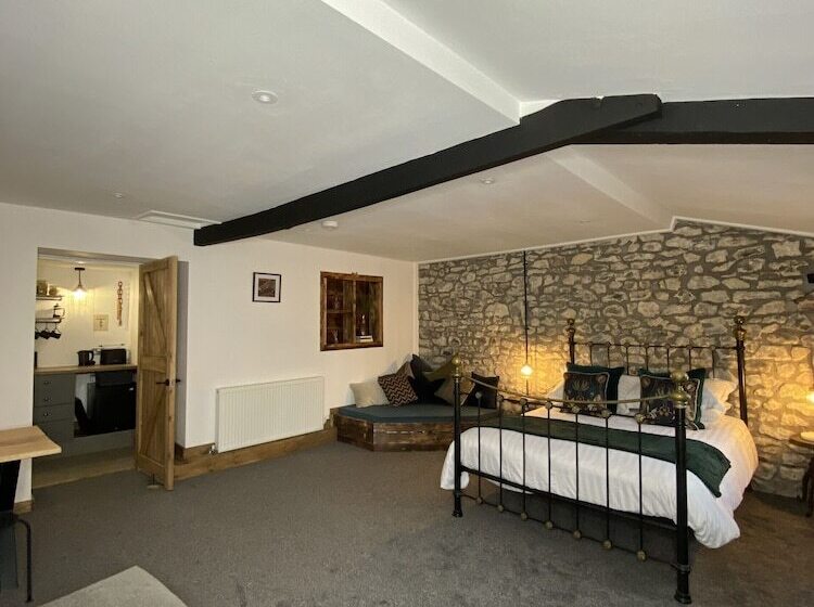 Monkton Court House B&b