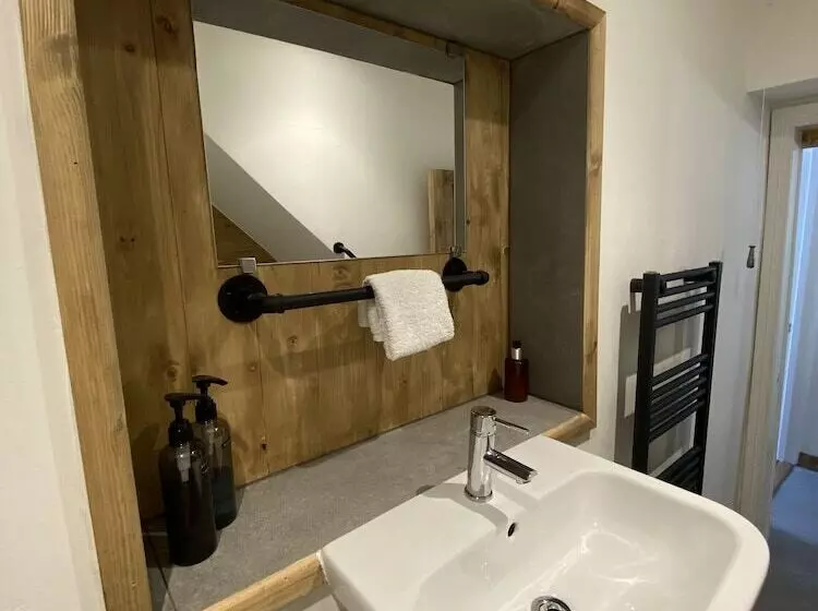 Monkton Court House B&b