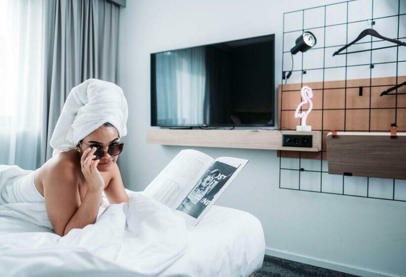 בית מלון כפרי Moxy Sion