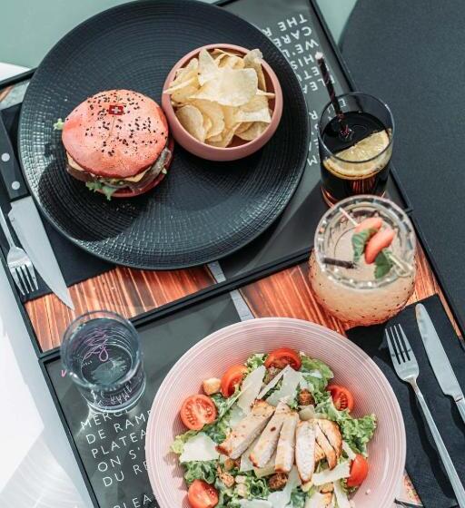 בית מלון כפרי Moxy Sion