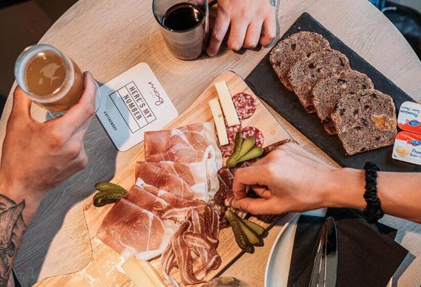 בית מלון כפרי Moxy Sion