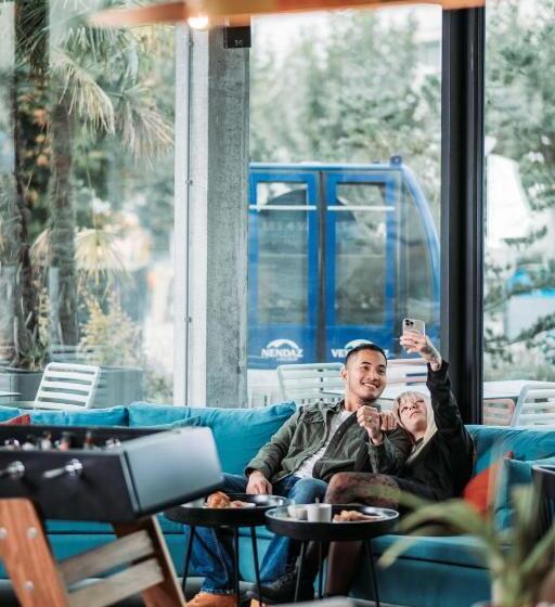 בית מלון כפרי Moxy Sion