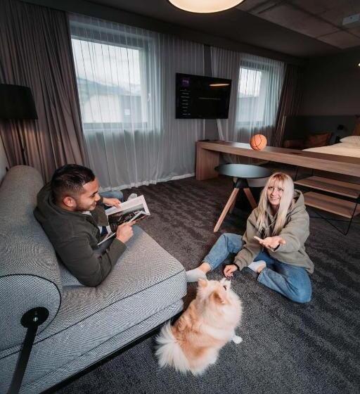 בית מלון כפרי Moxy Sion